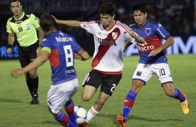 River venció a Tigre y se acercó a la punta 