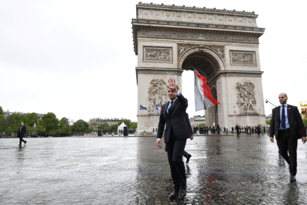 macron04.jpg
