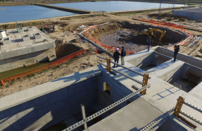 La planta de tratamiento cloacal está construida en un 80 por ciento