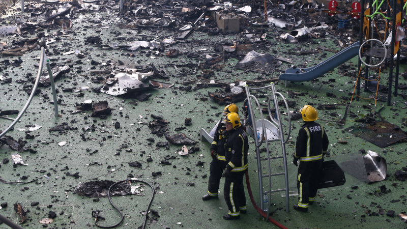 "Agitaban los brazos desde la ventana" cuenta una sobreviviente del incendio de Londres