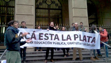 ESTUDIANTES-CHILENOS.jpg