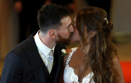 Messi-Antonela beso.jpg