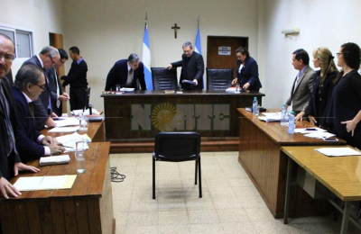 Puja de versiones sobre las heridas de Ré en el tramo final del juicio oral