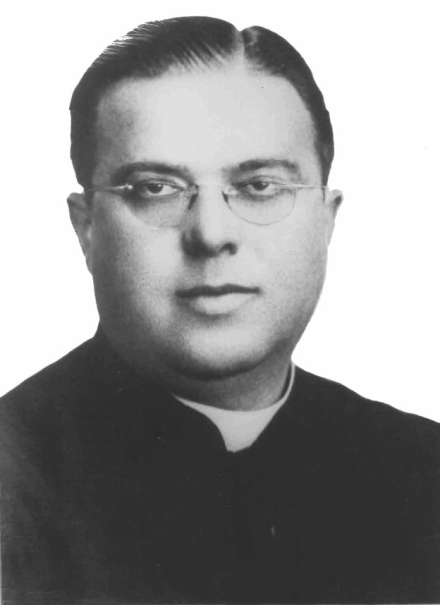 MONSENOR-JOSE-ALUMNI.jpg
