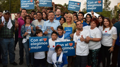 "Les pedimos que participen activamente este domingo de la jornada electoral y que nos acompañen con su voto", dijo Peppo