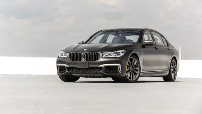 BMW celebrá los 40 años de su nave insignia