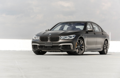 BMW celebrá los 40 años de su nave insignia