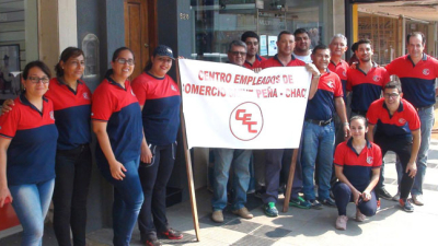 Con negocios y supermercados cerrados, el gremio recorrió la ciudad en el Día del Empleado de Comercio