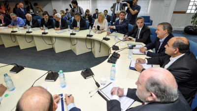 Los mandatarios peronistas no quieren resignar un solo peso