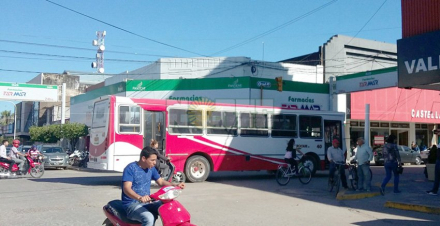 colectivo por calle 12.jpg