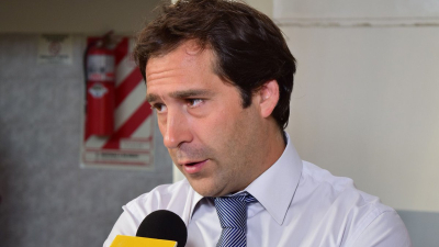 "De acá no se va nadie hasta que aparezca el submarino"