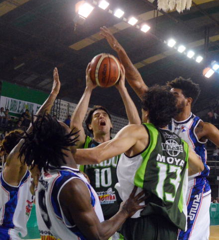 CLASICO CHAQUEÑO DE BASQUET HINDU VILLA TORNEO NACIONAL.jpg