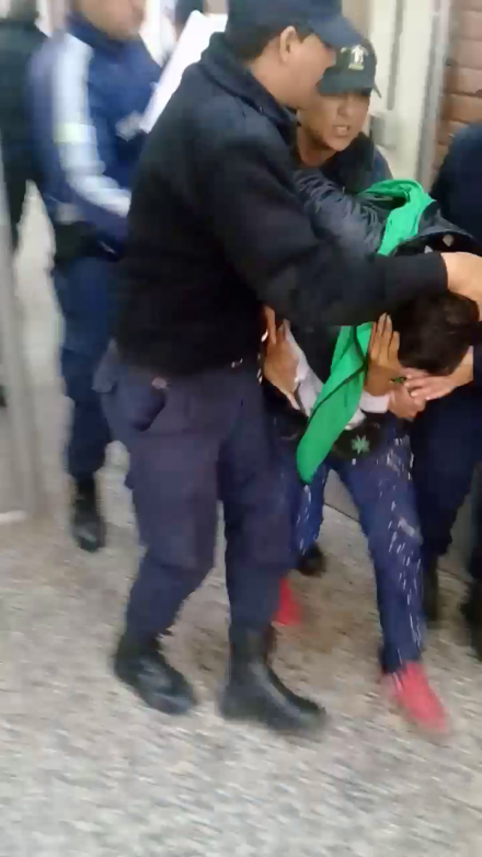 educacion represion.jpg