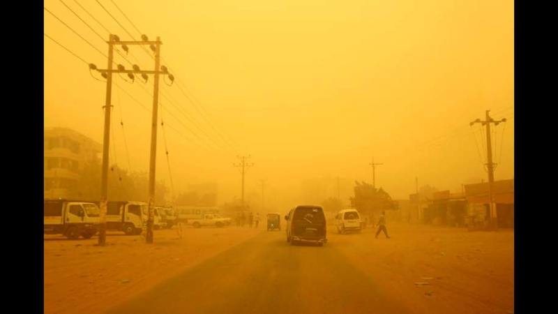 Casi 150 muertos por violentas tormentas de polvo en India