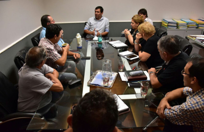El gobierno podría adelantar la vigencia de la mejora en sueldos a docentes
