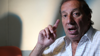 Carlos Bilardo fue internado de urgencia en el Instituto FLENI