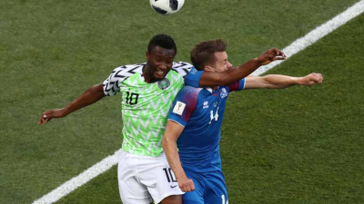 El capitán nigeriano John Obi Mikel jugará ante Argentina a pesar de una fractura en la mano