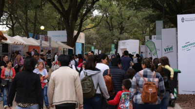 Multitudinaria concurrencia de público en las primeras jornadas de la Bienal