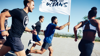 Corredores se unen contra la contaminación plástica en los océanos