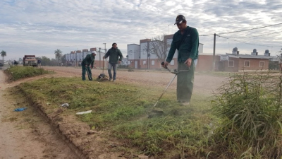 Intenso operativo de Equipo Hábitat en el terraplén que une tres barrios