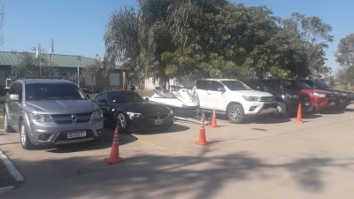 Autos de lujo, camionetas y motos de agua entre lo secuestrado en Villa Río Bermejito