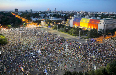 Rumania: brutal represión contra manifestación opositora