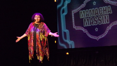 Mamacha Massín demuestra que no hay edad para descubrir el teatro