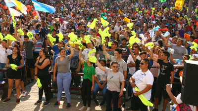 Miles de jóvenes peregrinos renovaron su fe a la Virgen de Itatí