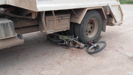 58moto y camión.jpg