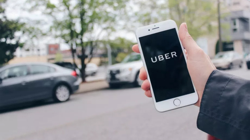 Uber lanza "viajes compartidos" en Buenos Aires
