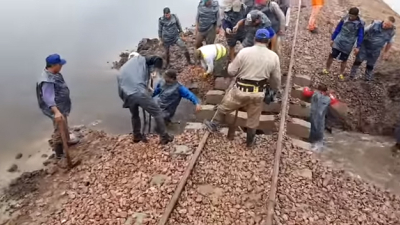 Productores del norte santafesino cortan el terraplén del Belgrano en su desesperación