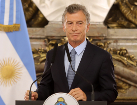 Macri anuncios.jpg