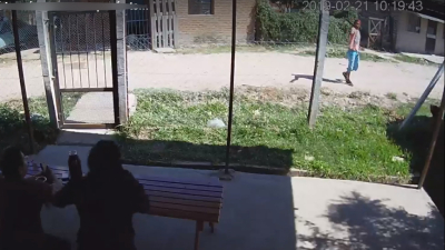 Barrio Zampa: colocó cámaras y con un arma lo amenazaron para que las saque