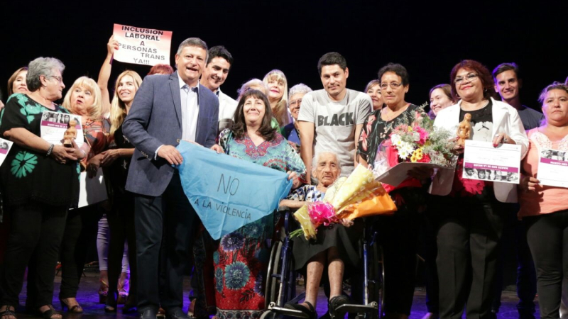 Prorrogan el plazo de presentación para postular a la mujer destacada del año