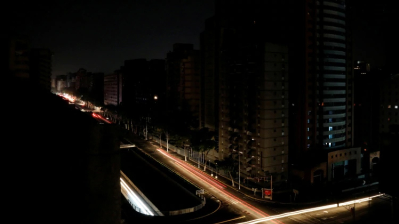 Apagón en Venezuela: la angustia de los ciudadanos se agrava en la tercera jornada sin electricidad