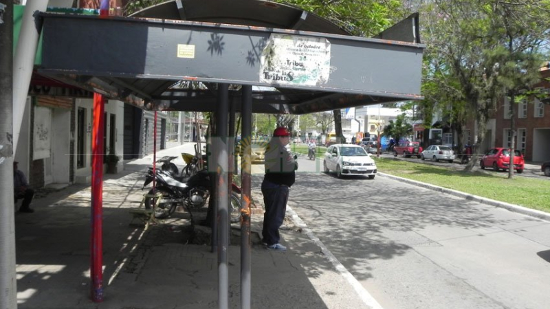Vence el plazo para el pago a los choferes y la UTA advierte que podría haber paro