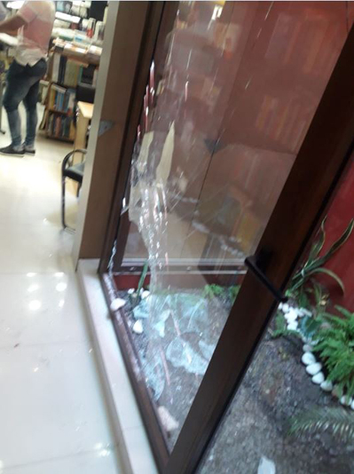 robo libreria.JPG