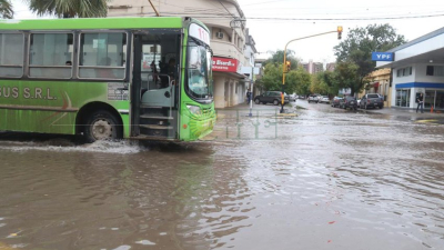 Lentamente las empresas de colectivos retoman el servicio