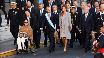 comitiva macri.jpg