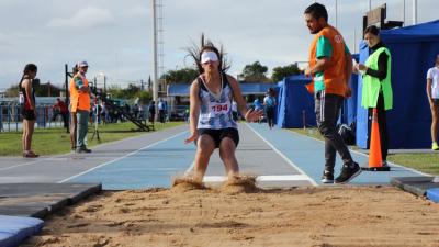 Acompañamiento y buenos registros en el Open de Atletismo que se cierra hoy