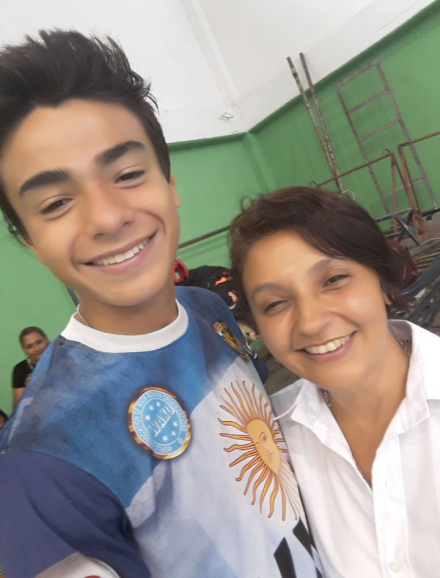 Matías-y-su-mamá-Griselda-N.jpg