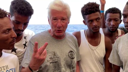 Richard Gere Open Arms2.jpg