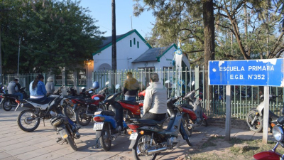 Retraso de autoridades de mesa complicó el inicio de la jornada electoral en algunas escuelas de Sáenz Peña