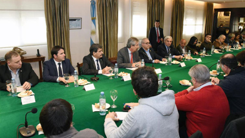 Bolsas de Cereales presentaron lineamientos para una política agroindustrial