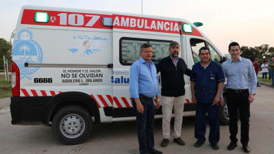 El gobernador entregó 13 ambulancias para reforzar el sistema sanitario provincial