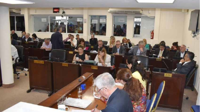 Aprobaron por unanimidad la mejora salarial para empleados legislativos