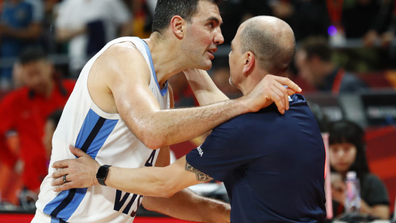 “Si sigo como entrenador, voy a obligar a Scola que esté en Tokio”