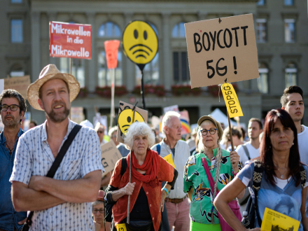 Swiss-protest-5g-technology-1024.jpg