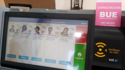 Capacitación por voto electrónico en Charata