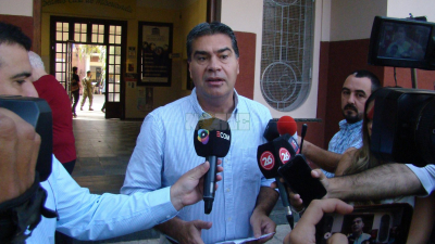 Capitanich votó bien temprano y aclaró que culminada la elección renunciará a su banca
